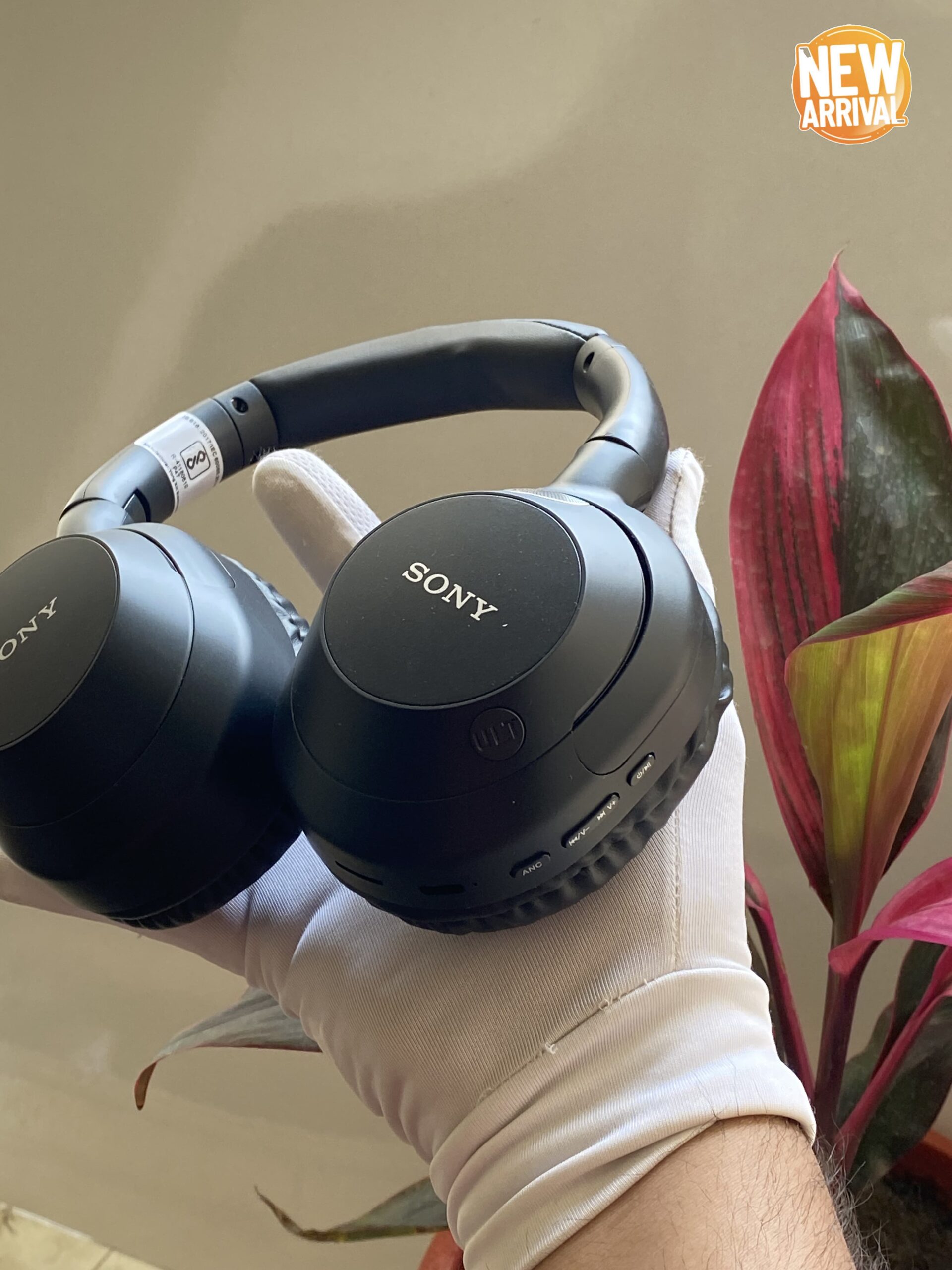 Sony ULT Extra Bass Wireless Headphones with Hard Case - Image 2