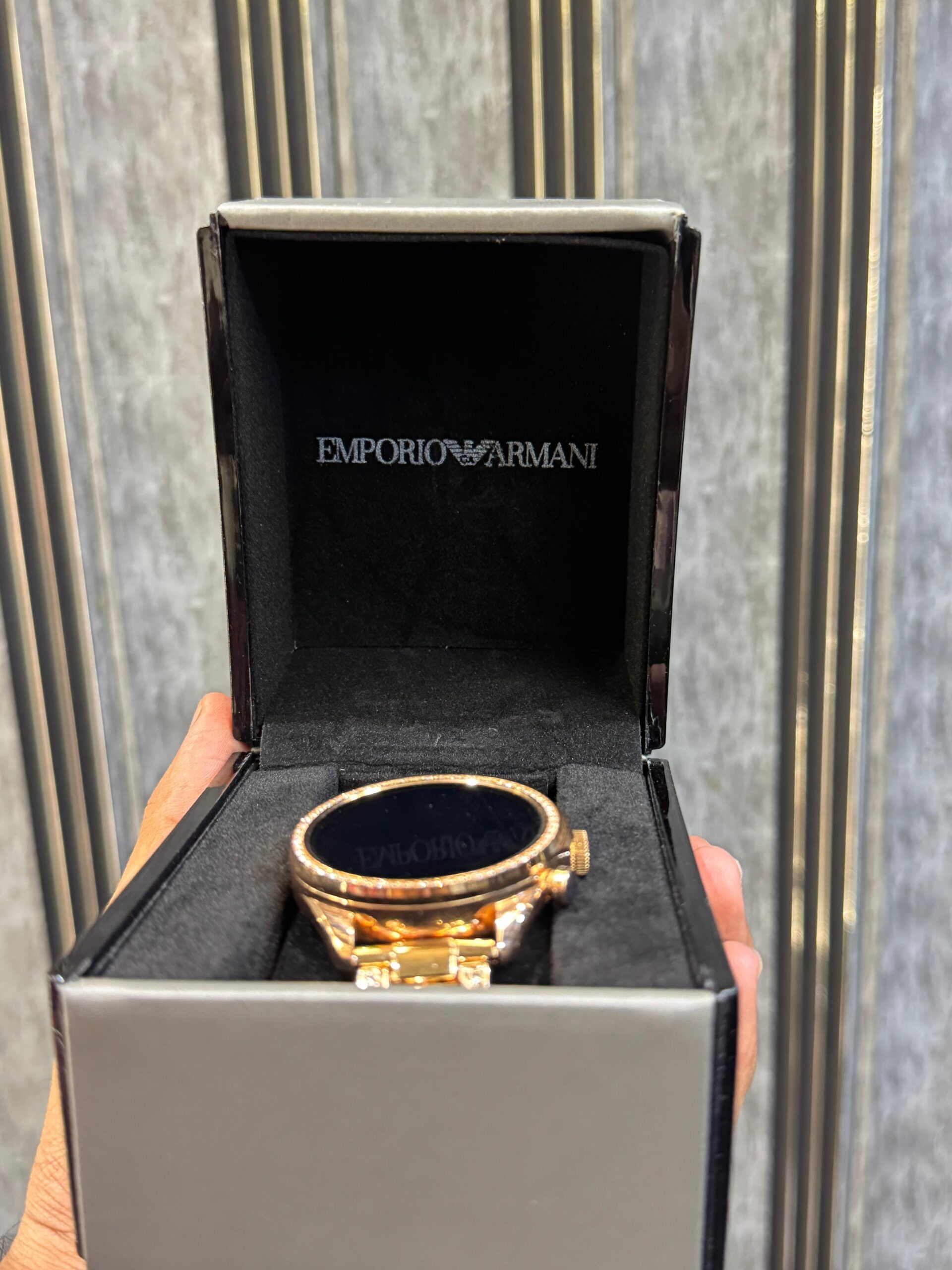 Luxury Style Round Smartwatch with Bluetooth Calling & Fitness Tracking - Image 3