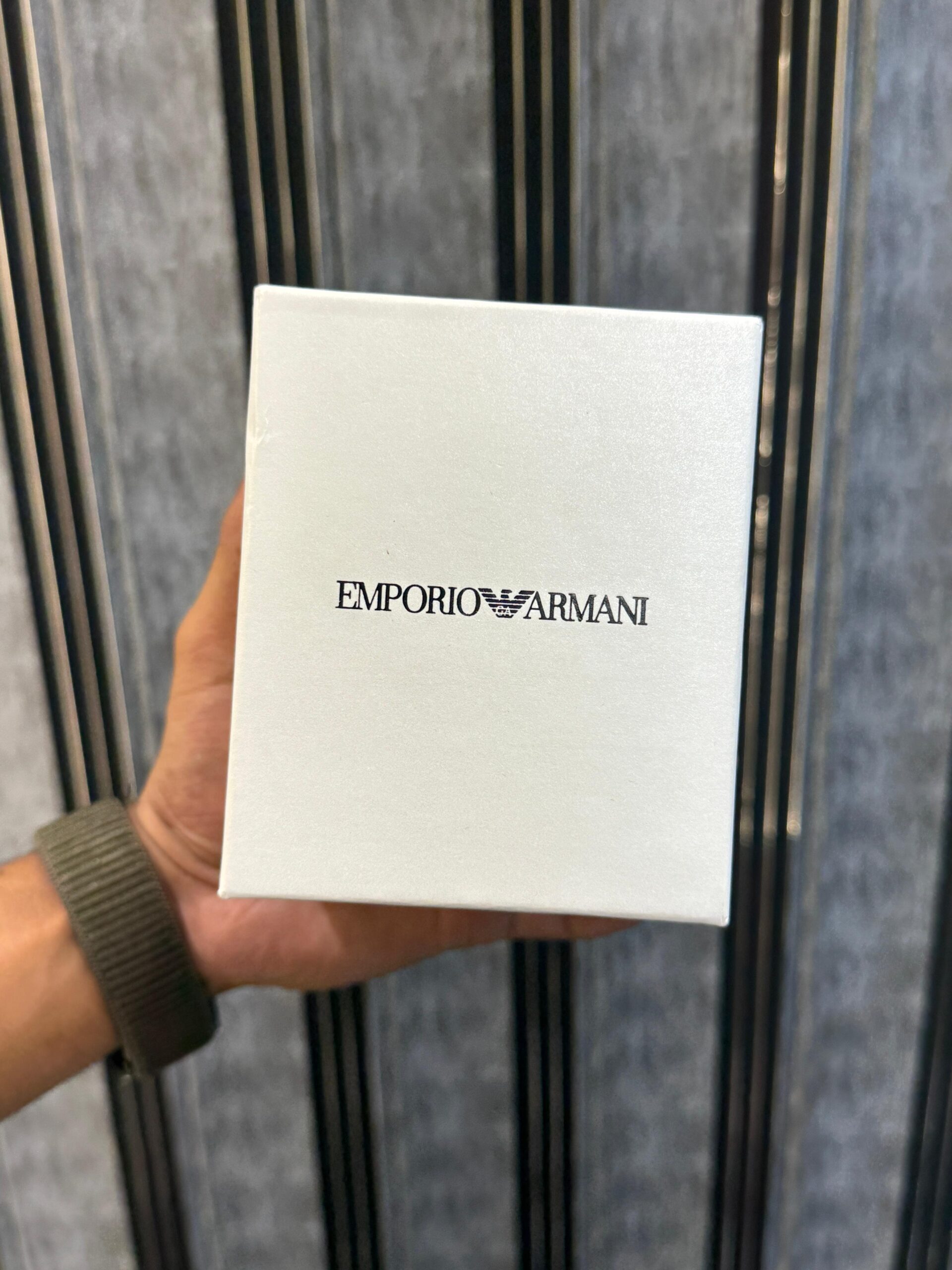 Luxury Style Round Smartwatch with Bluetooth Calling & Fitness Tracking - Image 11