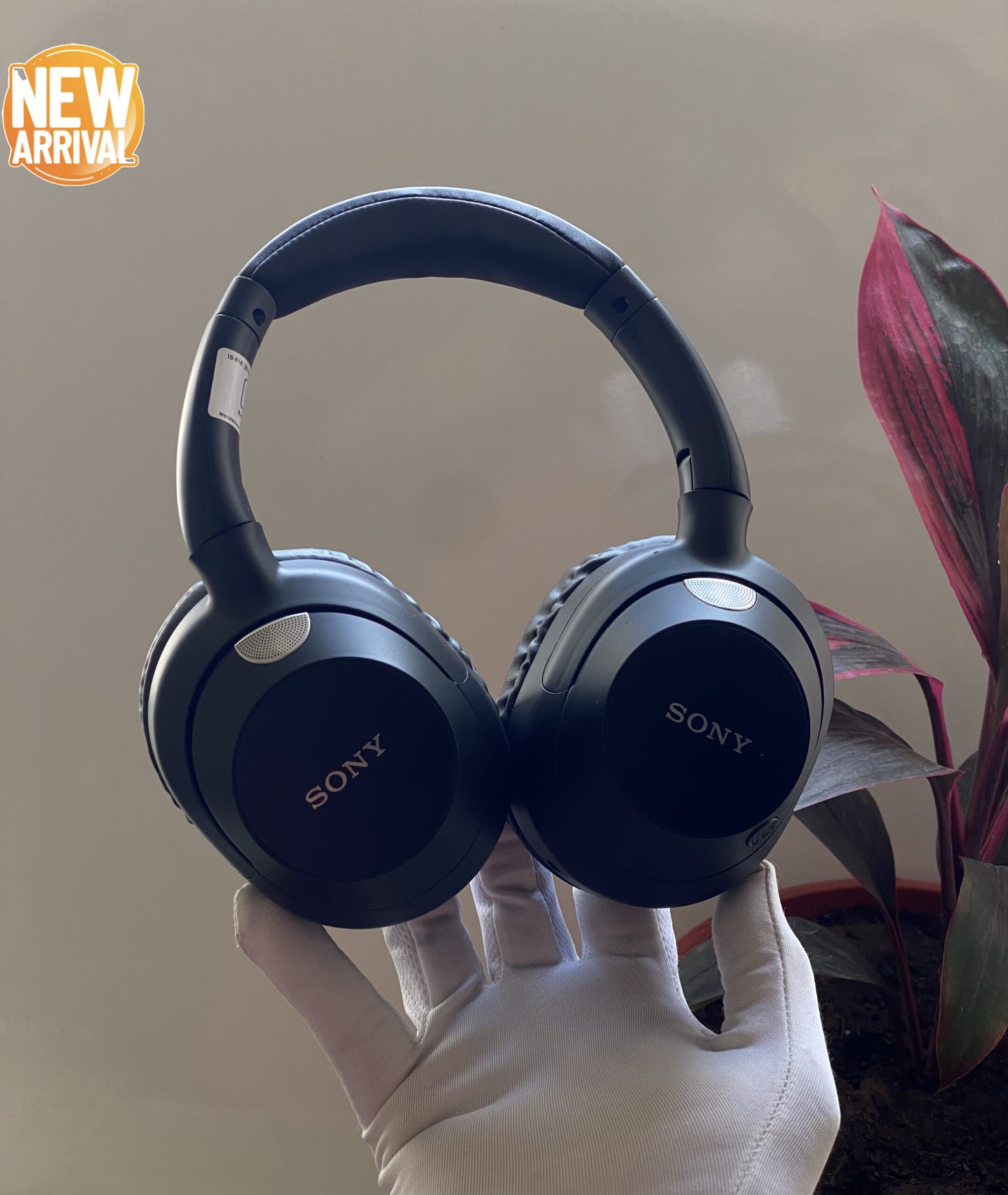 Sony ULT Extra Bass Wireless Headphones with Hard Case - Image 8