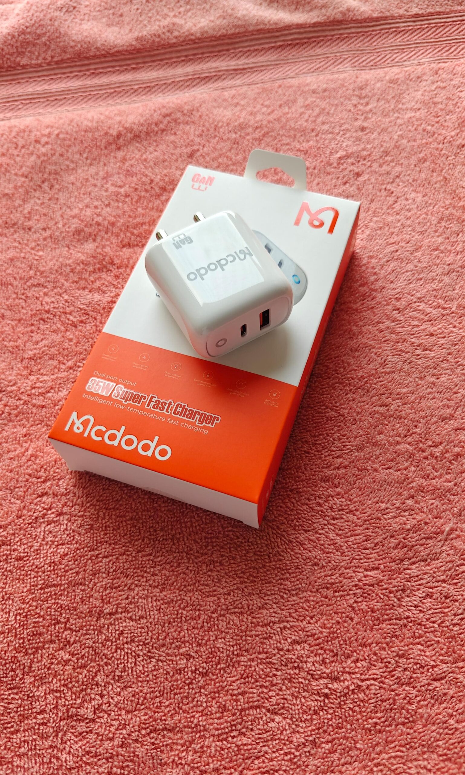 Mcdodo 35W GaN PD Fast Charger with Dual Port USB & Type-C - Image 7