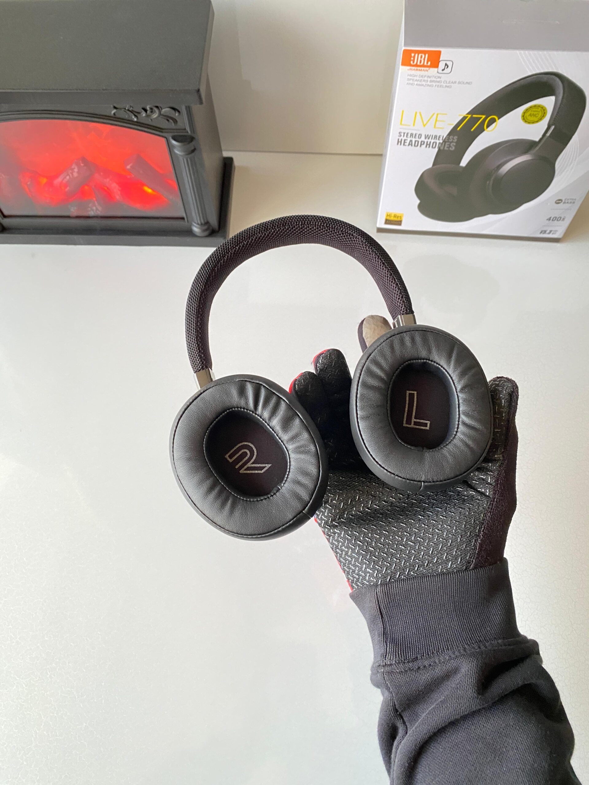 JBL Live 770 ANC Wireless Headphones with Active Noise Cancellation - Image 6