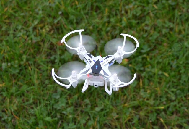Mini WiFi FPV Camera Quadcopter Drone with Altitude Hold - Image 2