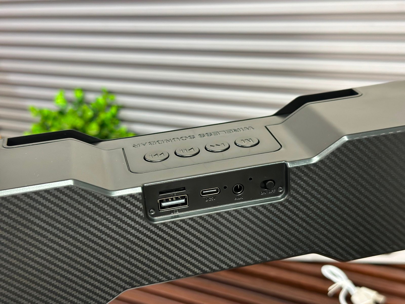 VOY Studio Bar 10W Wireless Bluetooth Soundbar with Mobile Holder - Image 3