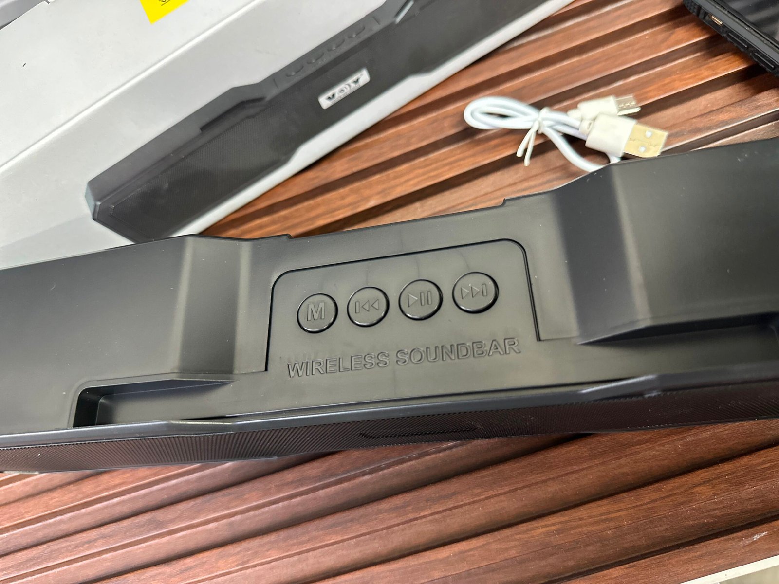 VOY Studio Bar 10W Wireless Bluetooth Soundbar with Mobile Holder - Image 4