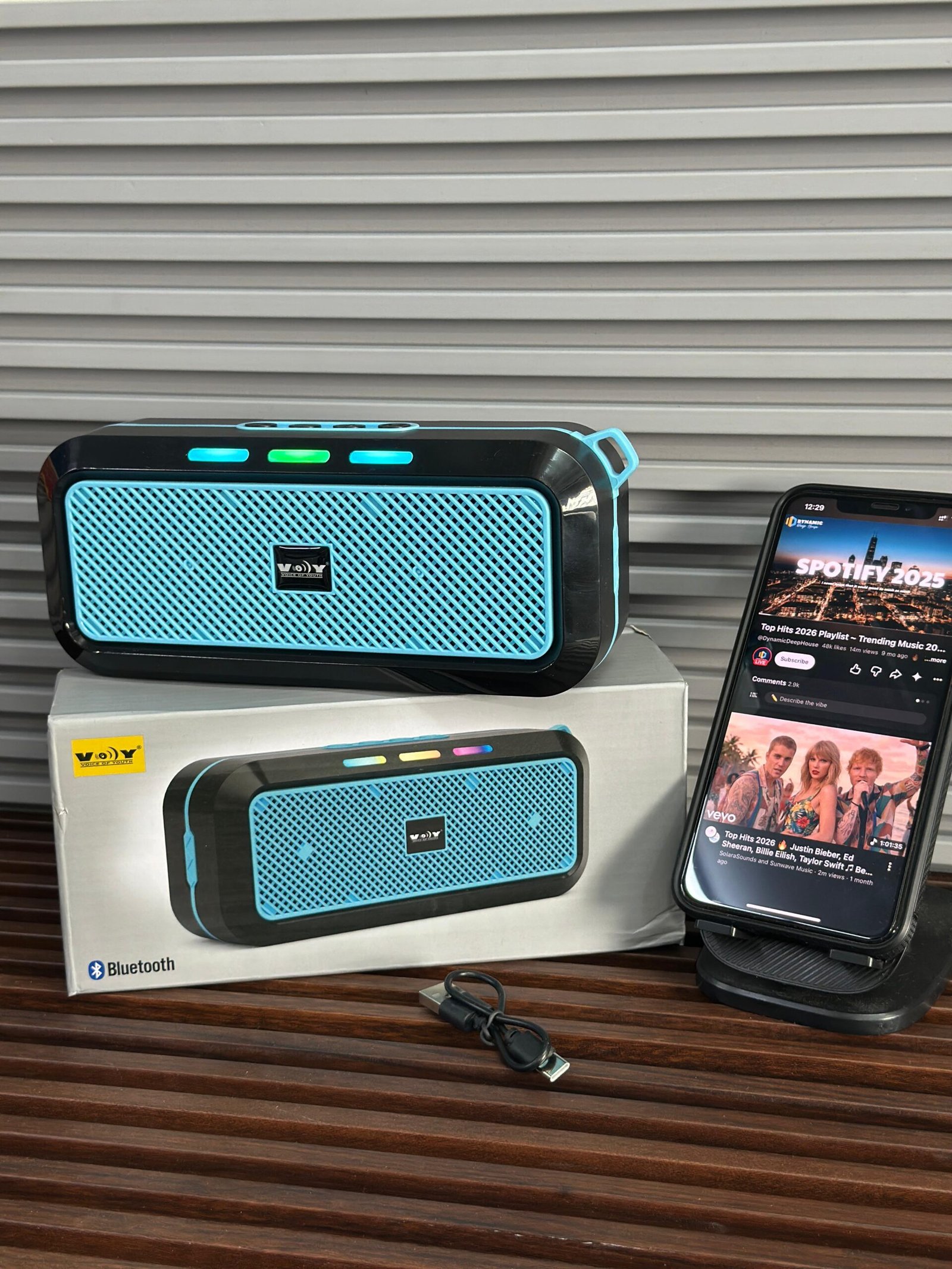 VOY FUMO Portable Bluetooth Speaker with RGB LED Lights - Image 4