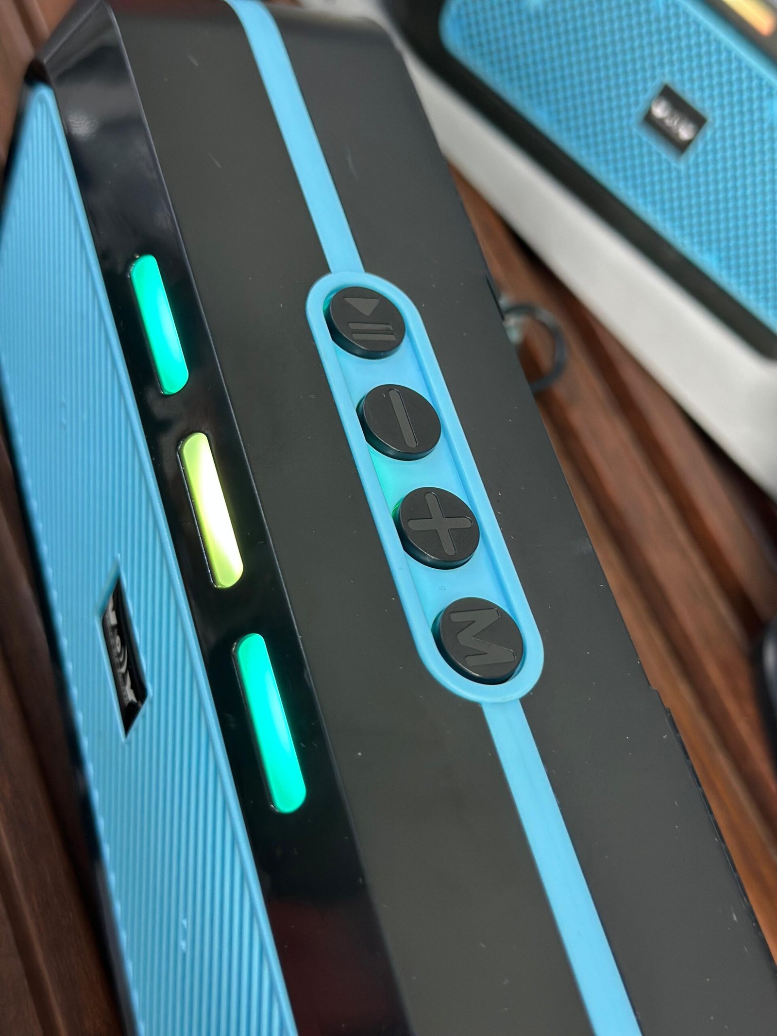 VOY FUMO Portable Bluetooth Speaker with RGB LED Lights - Image 3
