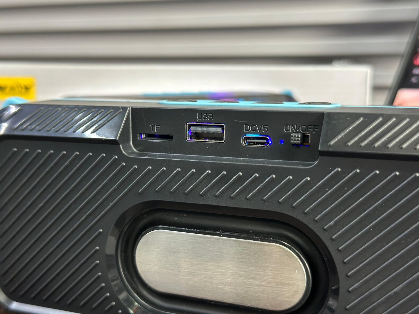 VOY FUMO Portable Bluetooth Speaker with RGB LED Lights - Image 2