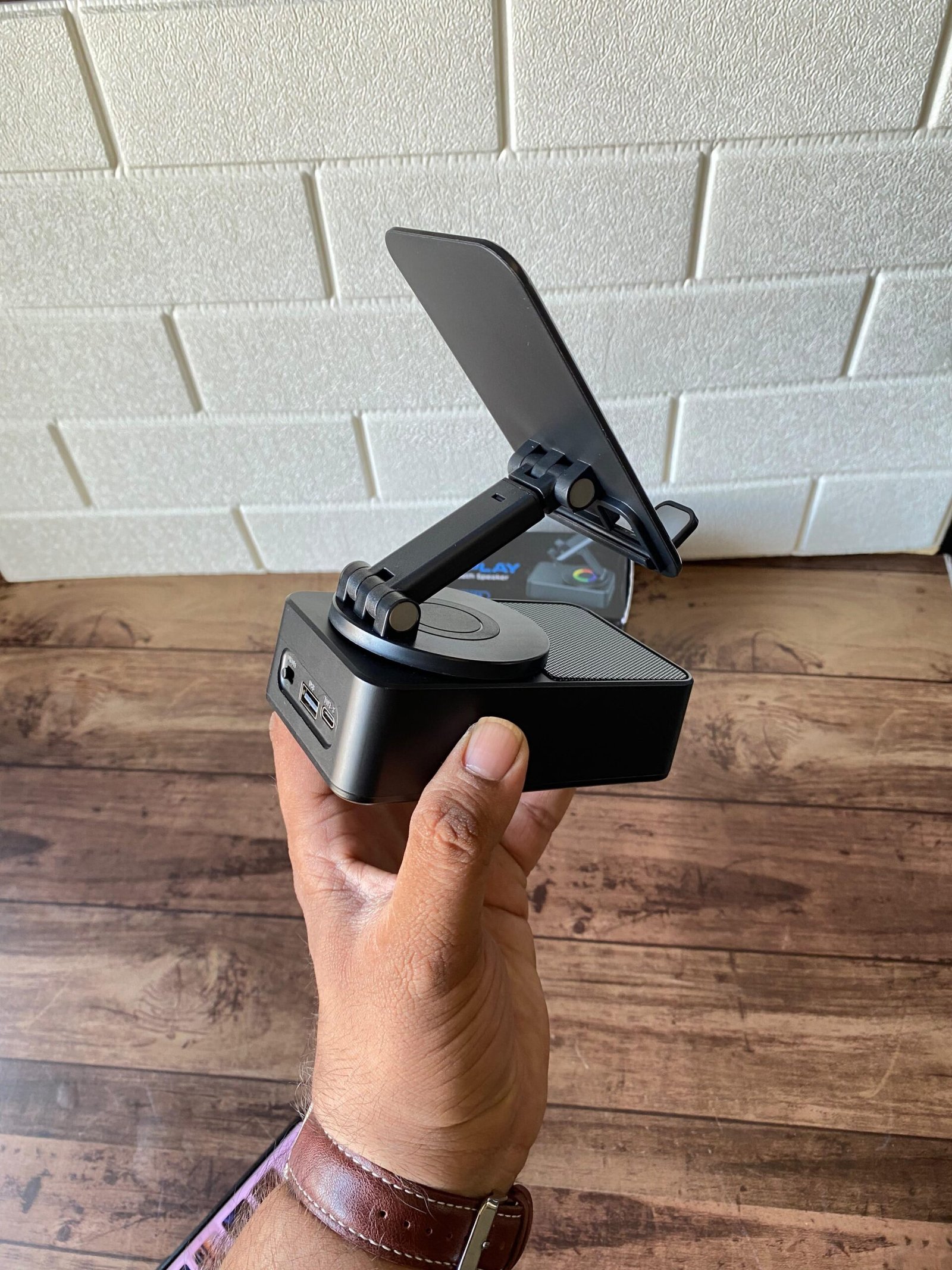 EVM Enplay 2-in-1 Bluetooth Speaker with 360° Rotating Mobile Stand & RGB Light - Image 4