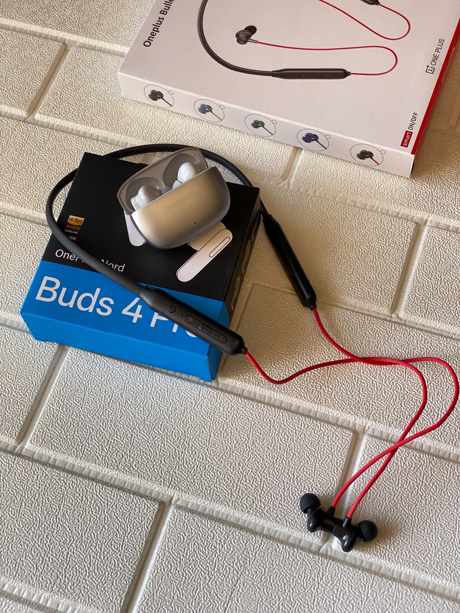 OnePlus Bullets Z2 Style & Nord Buds 4 Pro Style 2-in-1 Music Combo