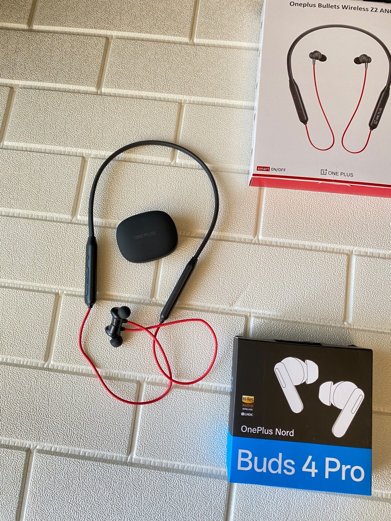 OnePlus Bullets Z2 Style & Nord Buds 4 Pro Style 2-in-1 Music Combo - Image 3